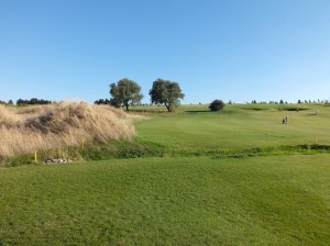 Im Mai 2005, nach gut sechsjähriger Bauzeit und eingebettet in die fränkische Landschaft, eröffnete in                                      Schönbronn der 18-Loch Meisterschaftsgolfplatz. 