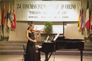 Beim internationalen Violinwettbewerb Premio Lipizer in Italien hat  Martina Trumpp den Preis für herausragendes künstlerisches Temperament als jüngste Teilnehmerin (damals 18 Jahre) bekommen. Foto: privat