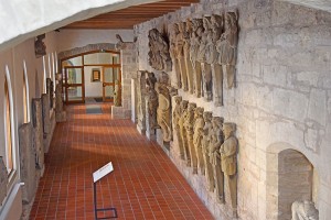 Die Originalfiguren hängen im Reichsstadtmuseum in Rothenburg.   Foto: am