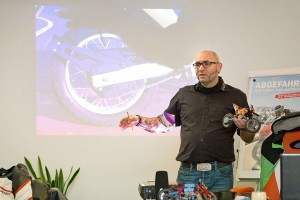 Christian Schmid hält zweimal in der Woche Theorieunterricht. Gibt es genügend Interessenten, bietet er auch eine Kompaktwoche in den Sommerferien an.