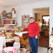 Miniaturwelten – Elsmarie Schmidt hat in Brettheim ein kleines und feines Puppenmuseum