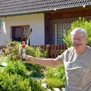 Handgemachte Windspiele – Gerhard Pfeffer in Faulenberg drechselt schöne „Vogelscheuchen“