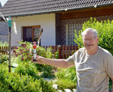 Handgemachte Windspiele – Gerhard Pfeffer in Faulenberg drechselt schöne „Vogelscheuchen“