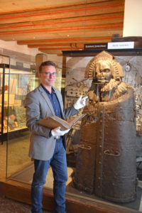 ROTOUR Rothenburg: Dr. Markus Hirte, ehemaliger Anwalt und Direktor des Kriminalmuseums, versteht sich als Botschafter des deutschen Rechtssystems. Foto: ul