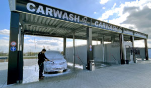 Die neue Auto-Waschanlage sorgt für umweltfreundliche Sauberkeit. Foto: Privat