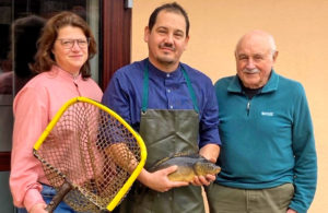 Bei der Familie Hiermann aus Rothenburg gibt es frische Fischspezialitäten aus der Region. Fotos: Privat