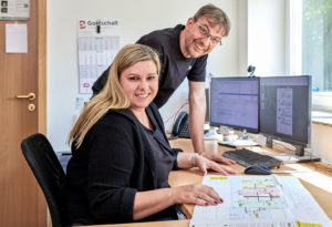 Thomas und Birte Reuther sind ein gutes Team in ihrer Firma Elektro Reuther in Rothenburg. Mit gutem Büro­management wird Zeit für den Kunden frei. Foto: Privat